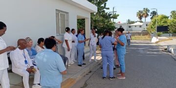 Enfermeras paralizan labores en Hospital Dr. Elio Fiallo en Pedernales