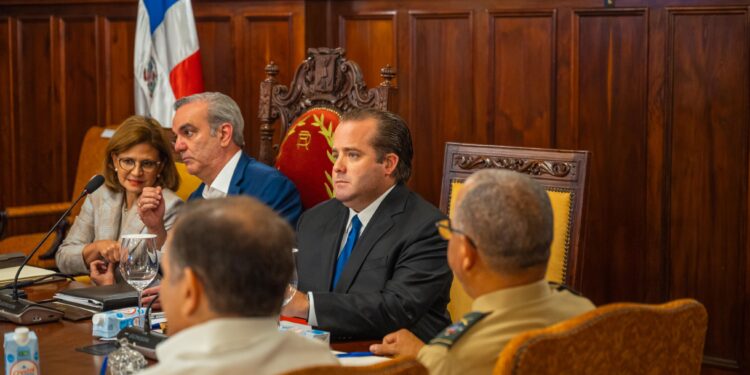 Ministro de la Presidencia instituye comité de observación licitaciones FITRAM