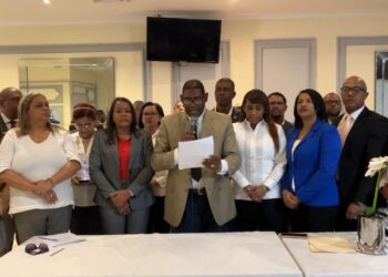 Consejo Nacional del Colegio de Abogados crea comisión para dirigir el gremio