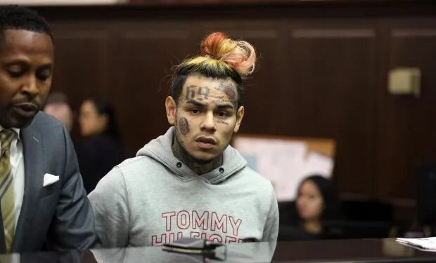 Corte de La Vega emite orden de arresto internacional contra Tekashi 69