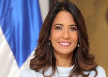 Gómez Mazara ratifica a Yulissa Cruz como directora ejecutiva del INDOTEL