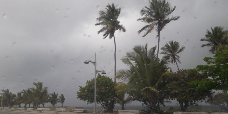Vaguada provocará lluvias este miércoles en varias provincias del país