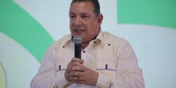 Cooperativa de maestros actualiza política de servicios a socios
