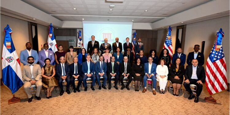 Autoridades de Nueva York reconocen al presidente del TC por su trayectoria profesional