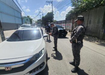 Operativos policiales en SDN resultan en la incautación de nueve armas de fuego y 31 órdenes de arresto ejecutadas