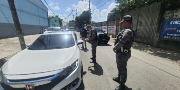 Operativos policiales en SDN resultan en la incautación de nueve armas de fuego y 31 órdenes de arresto ejecutadas