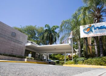 Directora INAIPI condena maltrato de una madre a su niña en SFM