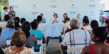 MIVED realiza jornada de firmas de contratos para entrega de 100 títulos de propiedad en Bayaguana