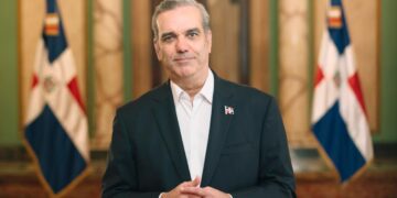 Presidente Abinader llama jóvenes dominicanos a no ponerse límites en sus aspiraciones