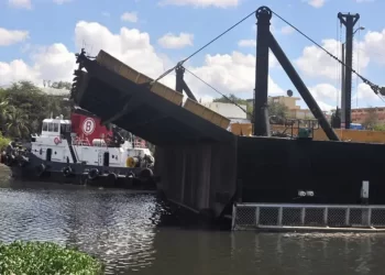 El Puente Flotante estará cerrado este sábado de 10:00 a 12:00 PM, según MOPC