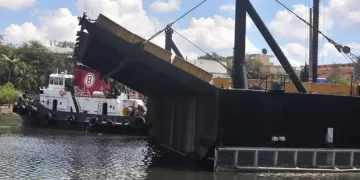 El Puente Flotante estará cerrado este sábado de 10:00 a 12:00 PM, según MOPC