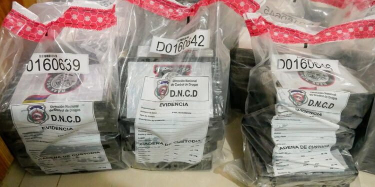 DNCD incauta 75 paquetes de presunta cocaína en Pedernales