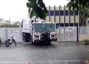 Entregan flotilla de camiones para la recogida de basura en Cotuí