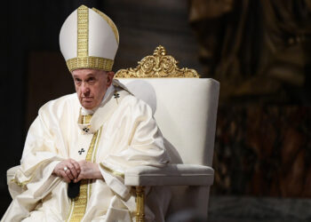 Papa advierte que estamos cerca de una guerra «casi mundial»