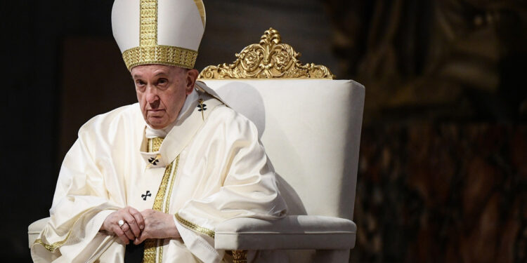 Papa advierte que estamos cerca de una guerra «casi mundial»