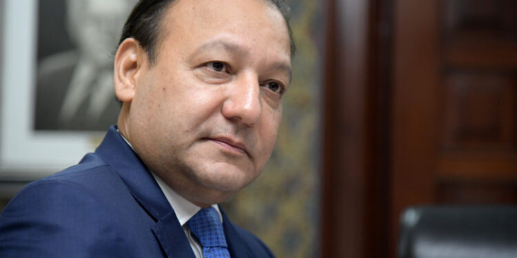 Abel asegura relación con mujer que lo acusa se dio ambos siendo mayores y solteros