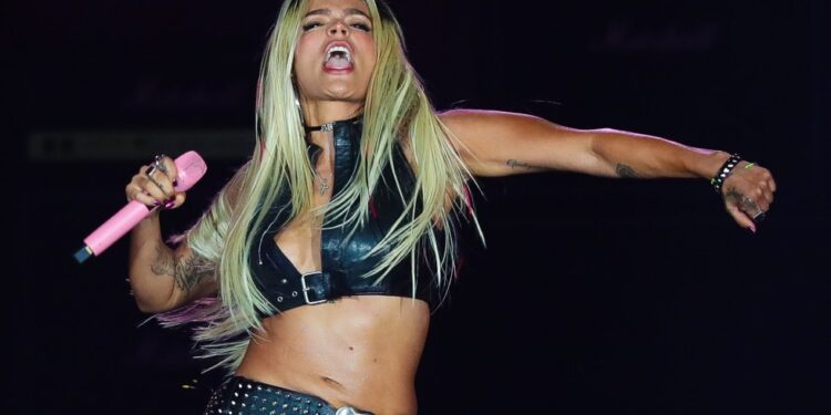 Karol G conquista al público brasileño en Rock in Río con su reguetón
