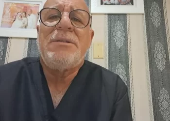 Cirujano plástico denuncia amenaza de muerte y extorsión por parte de una mujer