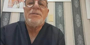 Cirujano plástico denuncia amenaza de muerte y extorsión por parte de una mujer