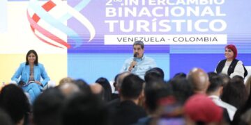 Maduro llama imbécil a Javier Milei por criticar el adelanto de las navidades en Venezuela