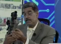 Maduro exhibe un fusil que supuestamente introdujo EE.UU. en Venezuela