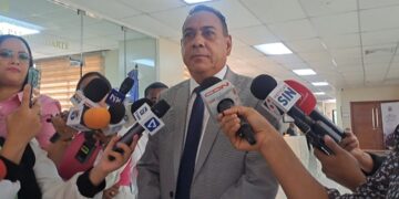 Senador Pedro Tineo pide régimen de consecuencias por licitación de contrato con Transcore Latam SRL