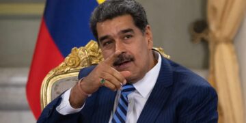 Estados Unidos culpa a las " medidas antidemocráticas" de Maduro de la salida de Edmundo González