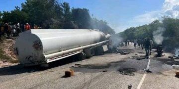 Sube a 20 el número de víctimas mortales tras explosión de camión cisterna en Haití