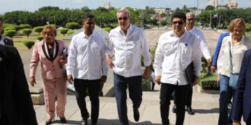 Presidente Abinader supervisa remozamiento del Faro a Colón