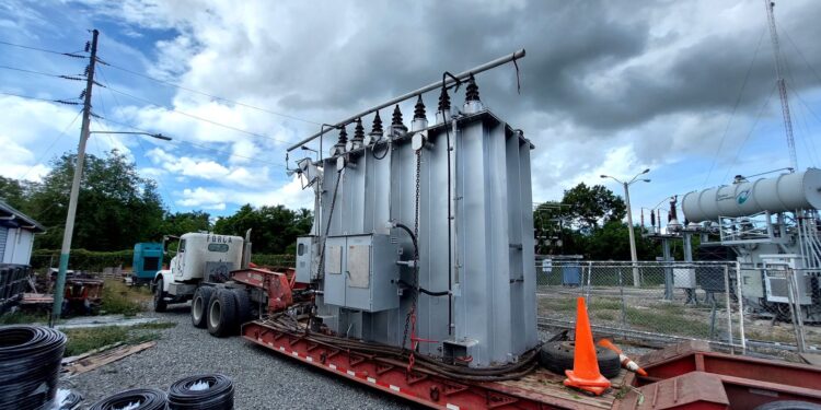 Nuevo transformador de potencia llega a Azua para mejorar el servicio eléctrico