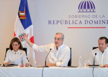 Abinader anuncia en Consejo de Ministros y Directores varias obras importantes para SDE