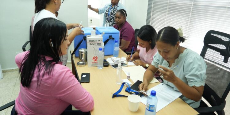 APORDOM realiza jornada de vacunación para colaboradores y sus familiares