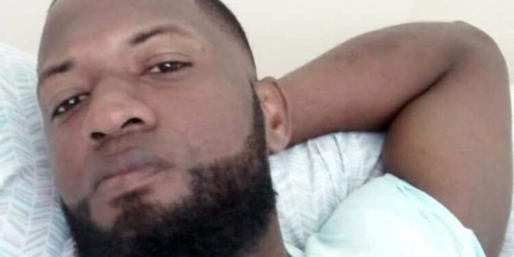 Ultiman hombre en autopista 6 de Noviembre y lo despojan de su motocicleta