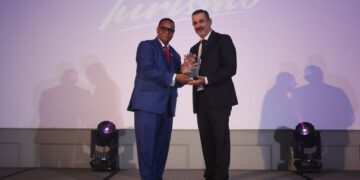 Indice Mensual de Actividad Manufacturera se mantiene sobre la barrera de los 50.0