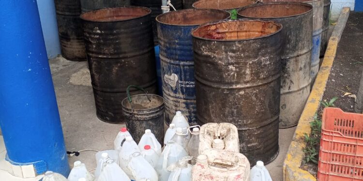 Desmantelan fábrica de ron adulterado "triculí" en la sección El Jobo