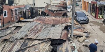 Incendio deja 8 familias a la intemperie en San Luis 