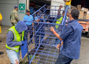 Alcaldía del Distrito Nacional recupera espacios y retira chatarras en Villa Juana