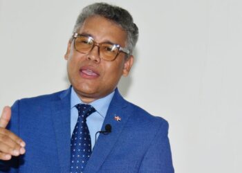 Carlos Peña saluda que reforma constitucional coincida con su propuesta de gobierno