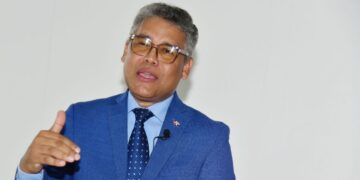 Carlos Peña saluda que reforma constitucional coincida con su propuesta de gobierno