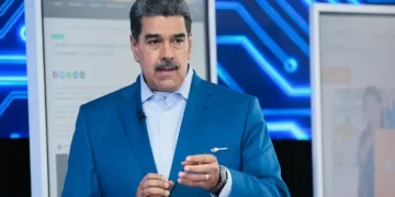 Maduro “respeta” decisión de González Urrutia de salir de Venezuela
