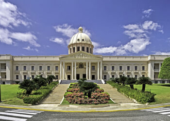 Anunciarán hoy fusión y eliminación de entidades públicas que duplican funciones