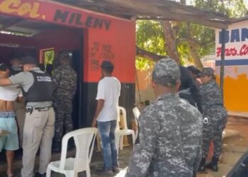Autoridades apresan 10 personas y retienen más de 40 motocicletas durante operativos en Monte Plata