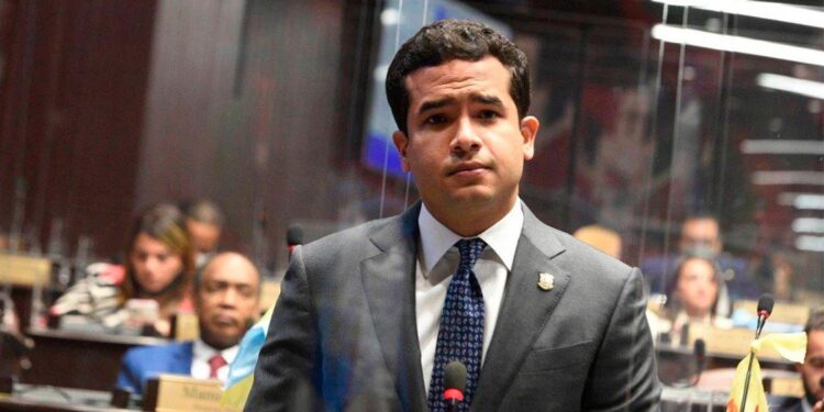 Omar Fernández lamenta el fallecimiento del exdiputado Manuel Díaz