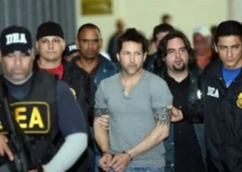 Reaparece Figueroa Agosto y anuncia libro autobiográfico