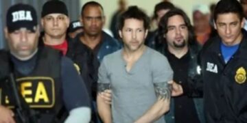 Reaparece Figueroa Agosto y anuncia libro autobiográfico