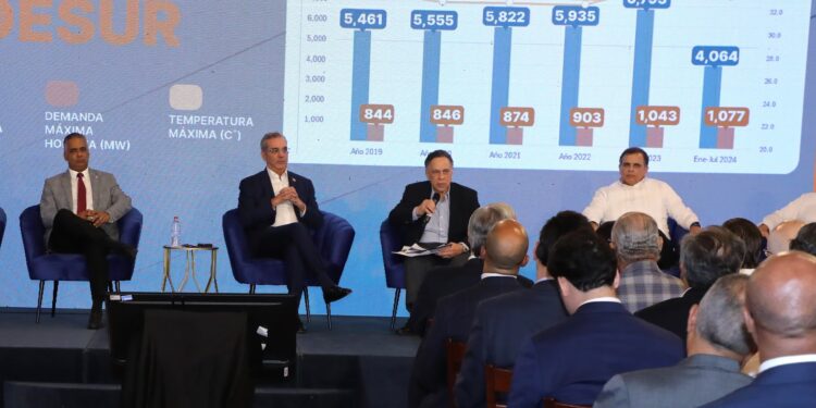 Presidente Abinader encabeza presentación plan para eficientizar operaciones de las distribuidoras de electricidad