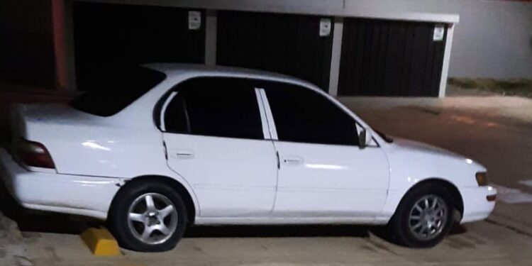 Roban vehículo en parqueo de la Ciudad de la Salud en SDN