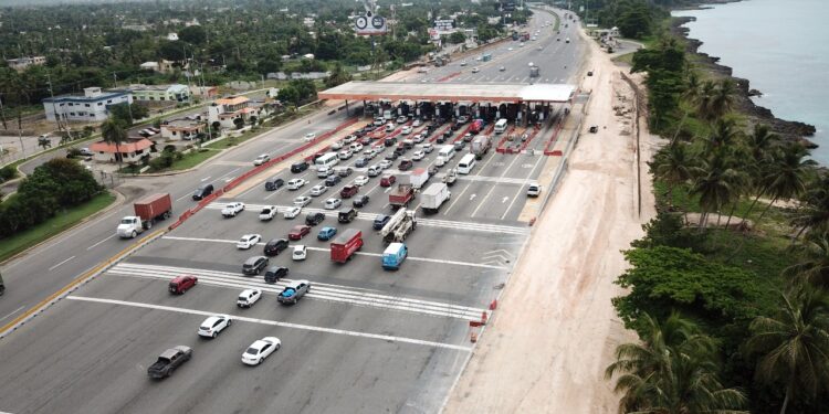 RD Vial dice récords históricos en flujo de vehículos por peajes reflejan una economía en crecimiento