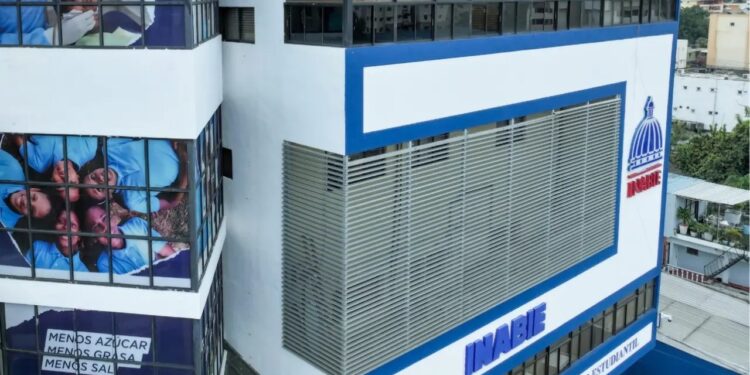 INABIE no encontró evidencia de estudiantes intoxicados por consumo de leche en escuela Herminia Pérez