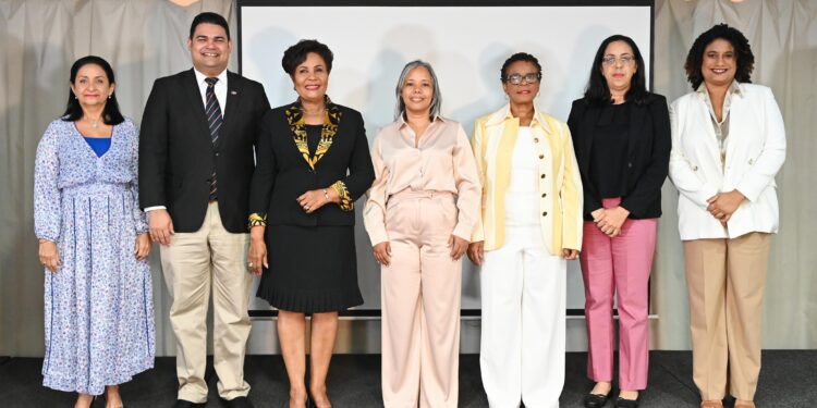 Ministerio de la Mujer realiza “Seminario Mujer: Salud Mental y Cuidados”